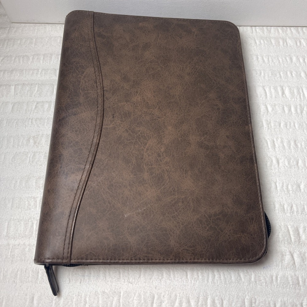 Day Timer Brown Zippered 7-Ring Planner Organizer  Approx. 8" X 10.5" w/inserts